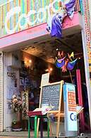 Cocoroom Guesthouse Cafe and Garden - Hostel