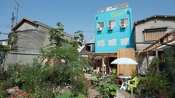 Cocoroom Guesthouse Cafe and Garden - Hostel