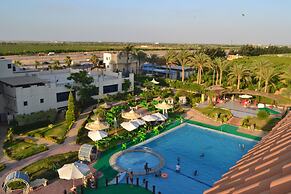 Green Desert Hotel