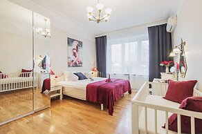 GM Apartment Staropimenovskii 16