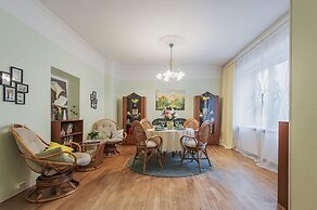 GM Apartment Staropimenovskii 16