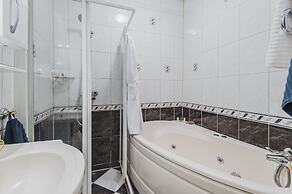 GM Apartment Staropimenovskii 16