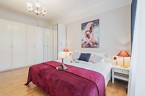 GM Apartment Staropimenovskii 16