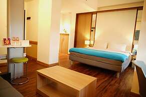 Deka Hotel Surabaya HR Muhammad