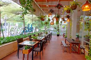 Deka Hotel Surabaya HR Muhammad