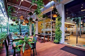 Deka Hotel Surabaya HR Muhammad