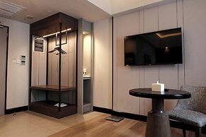 Deka Hotel Surabaya HR Muhammad