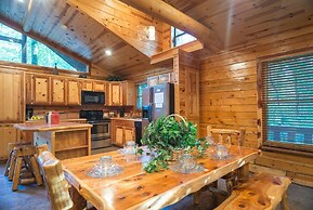 Serenity Forest Cabin With Private Hot Tub and Grill on the Back Deck 