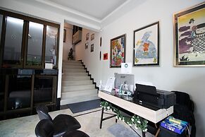 The 168 Gallery Residence