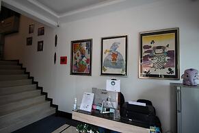 The 168 Gallery Residence