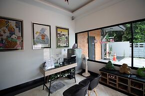 The 168 Gallery Residence