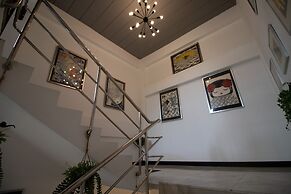 The 168 Gallery Residence