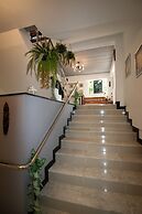 The 168 Gallery Residence