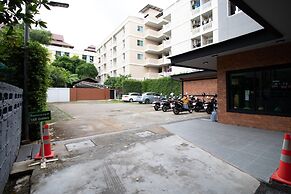 The 168 Gallery Residence