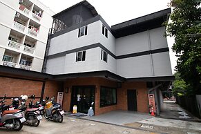 The 168 Gallery Residence