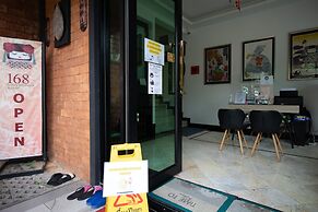 The 168 Gallery Residence