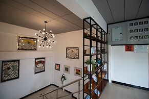 The 168 Gallery Residence