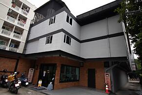 The 168 Gallery Residence