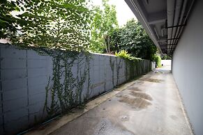 The 168 Gallery Residence