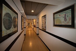 The 168 Gallery Residence