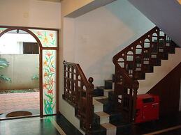 Lloyds Guest House , Krishna street , T. Nagar