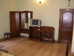 Lloyds Guest House , Krishna street , T. Nagar