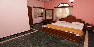 Lloyds Guest House , Krishna street , T. Nagar