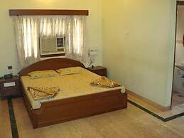 Lloyds Guest House , Krishna street , T. Nagar