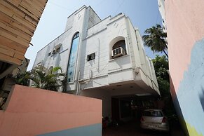 Lloyds Guest House , Krishna street , T. Nagar