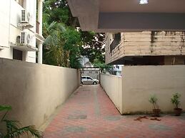 Lloyds Guest House , Krishna street , T. Nagar