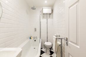 Beautiful 2 Bedroom Garden flat