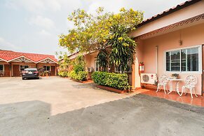 OYO 654 Samanmit Inn Hotel