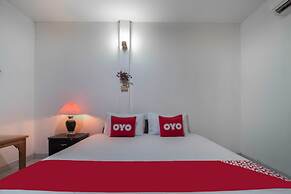 OYO 654 Samanmit Inn Hotel