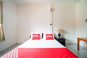 OYO 654 Samanmit Inn Hotel