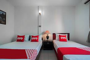 OYO 654 Samanmit Inn Hotel