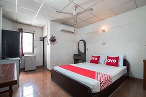 OYO 654 Samanmit Inn Hotel