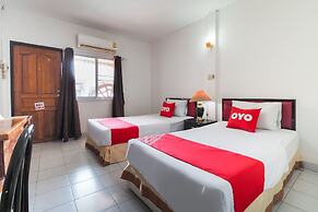 OYO 654 Samanmit Inn Hotel