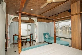 Jheel Hotel and Restaurent