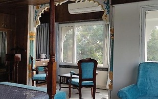 Jheel Hotel and Restaurent