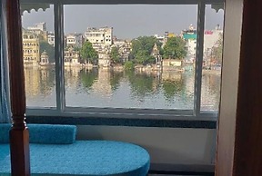 Jheel Hotel and Restaurent