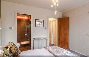 Neon Dream Playfull 2 bedroom