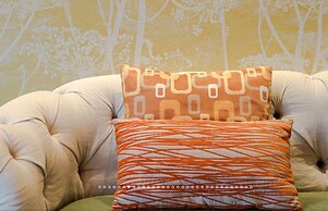 Neon Dream Playfull 2 bedroom