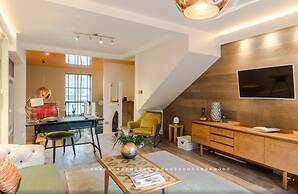 Neon Dream Playfull 2 bedroom