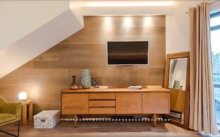 Neon Dream Playfull 2 bedroom