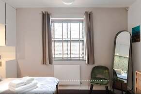 Neon Dream Playfull 2 bedroom