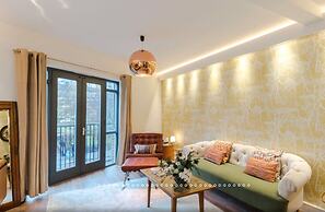 Neon Dream Playfull 2 bedroom