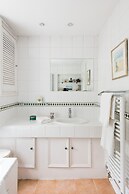 Distinctive Kensington 1-bed flat