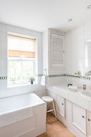 Distinctive Kensington 1-bed flat