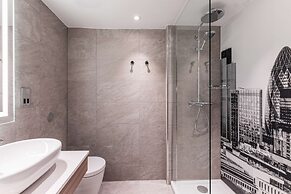 Radisson RED Hotel London Heathrow