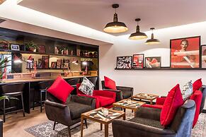 Radisson RED Hotel London Heathrow